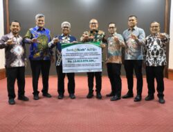 Pj Bupati Aceh Utara Terima Deviden Tahun 2023 dari Bank Aceh Rp 13,8 M