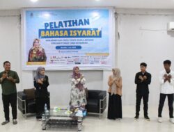 Pelatihan Bahasa Isyarat di UIN Sultanah Nahrasiyah: Membangun Empati dan Literasi Komunikasi Inklusif