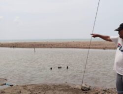 Warga Lancok Minta Tanggul Pantai Segera Dibangun, Jalan Utama Terancam Putus